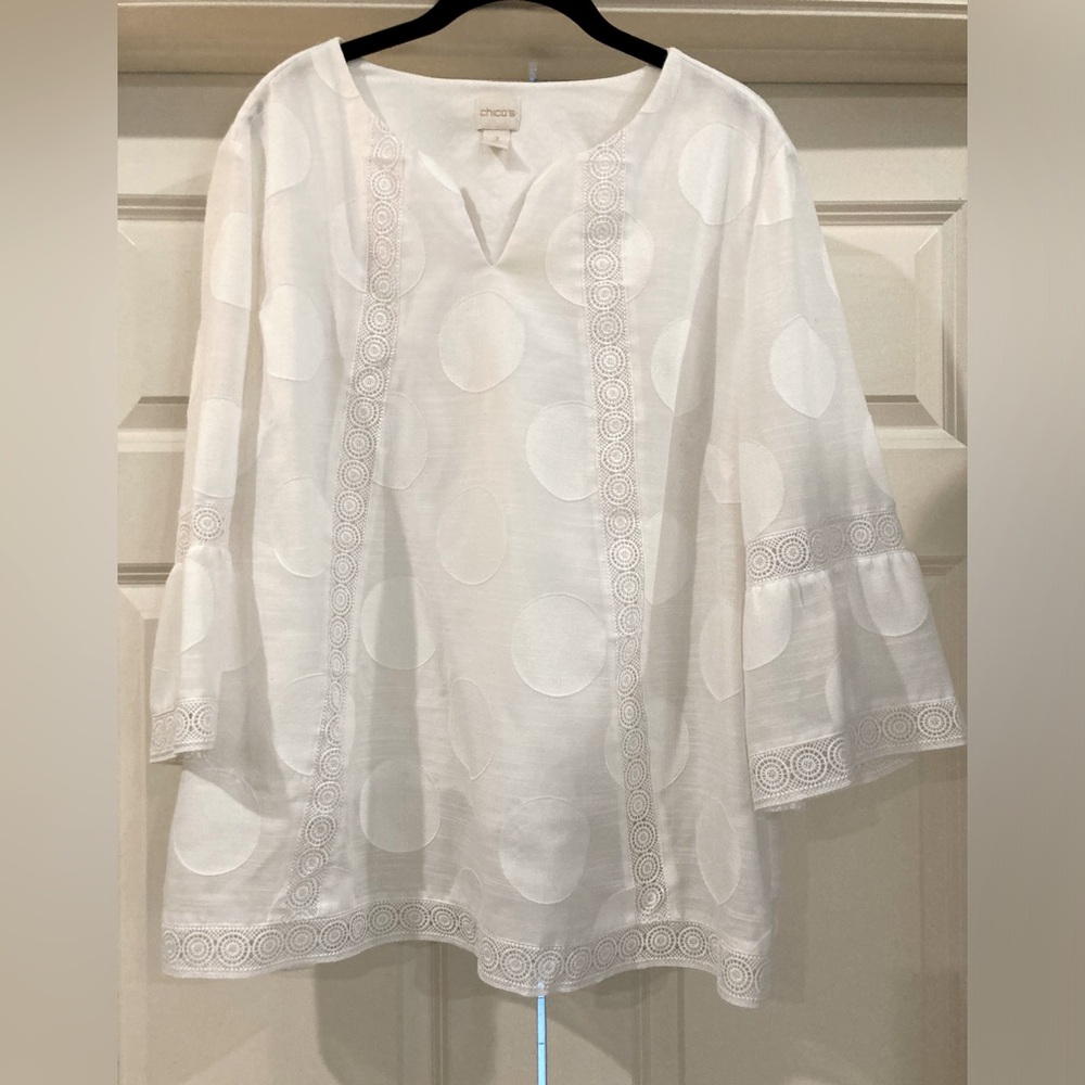 Chico’s three quarter length sleeve pullover blouse in size 3.